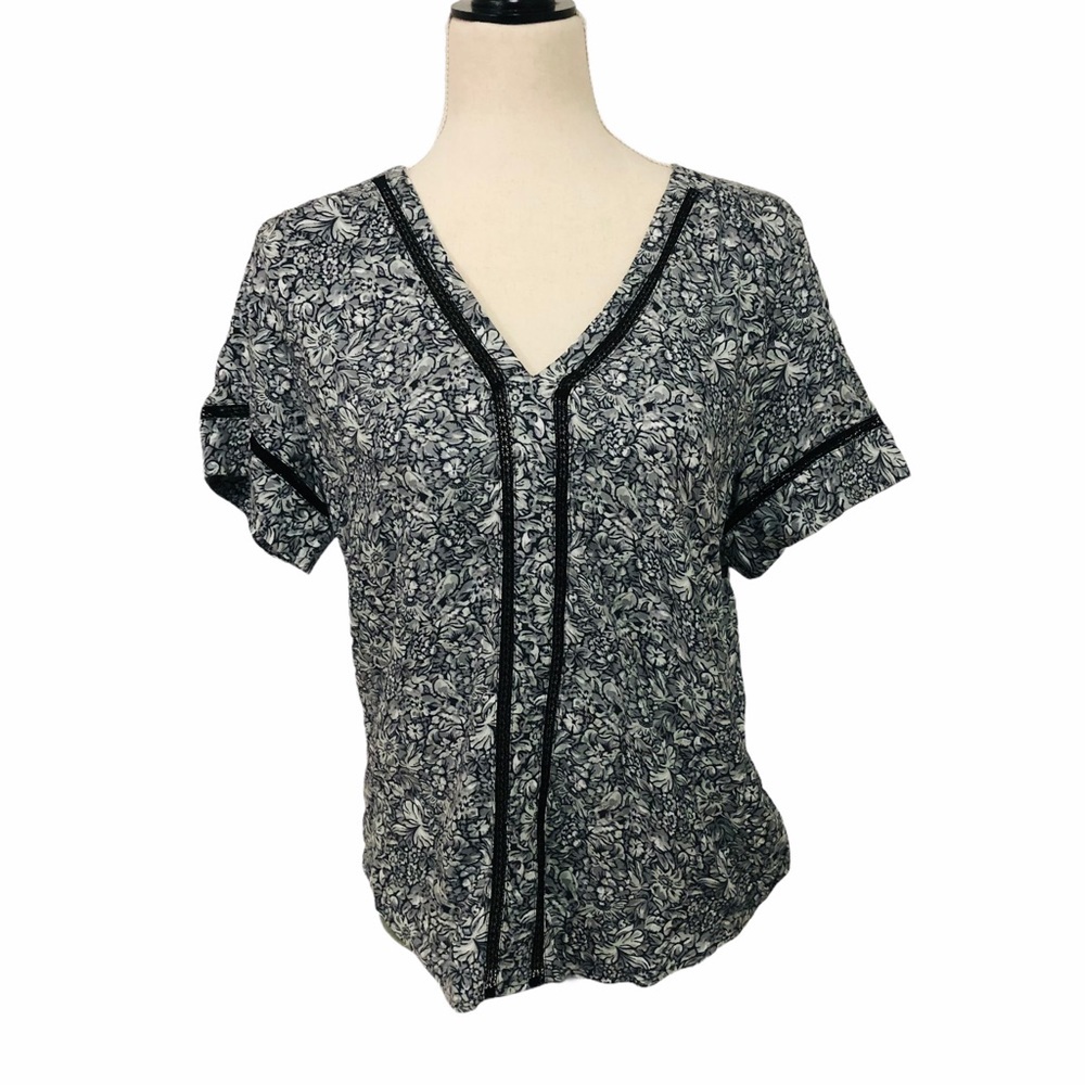 Hinge Black and White Floral Blouse NWOT